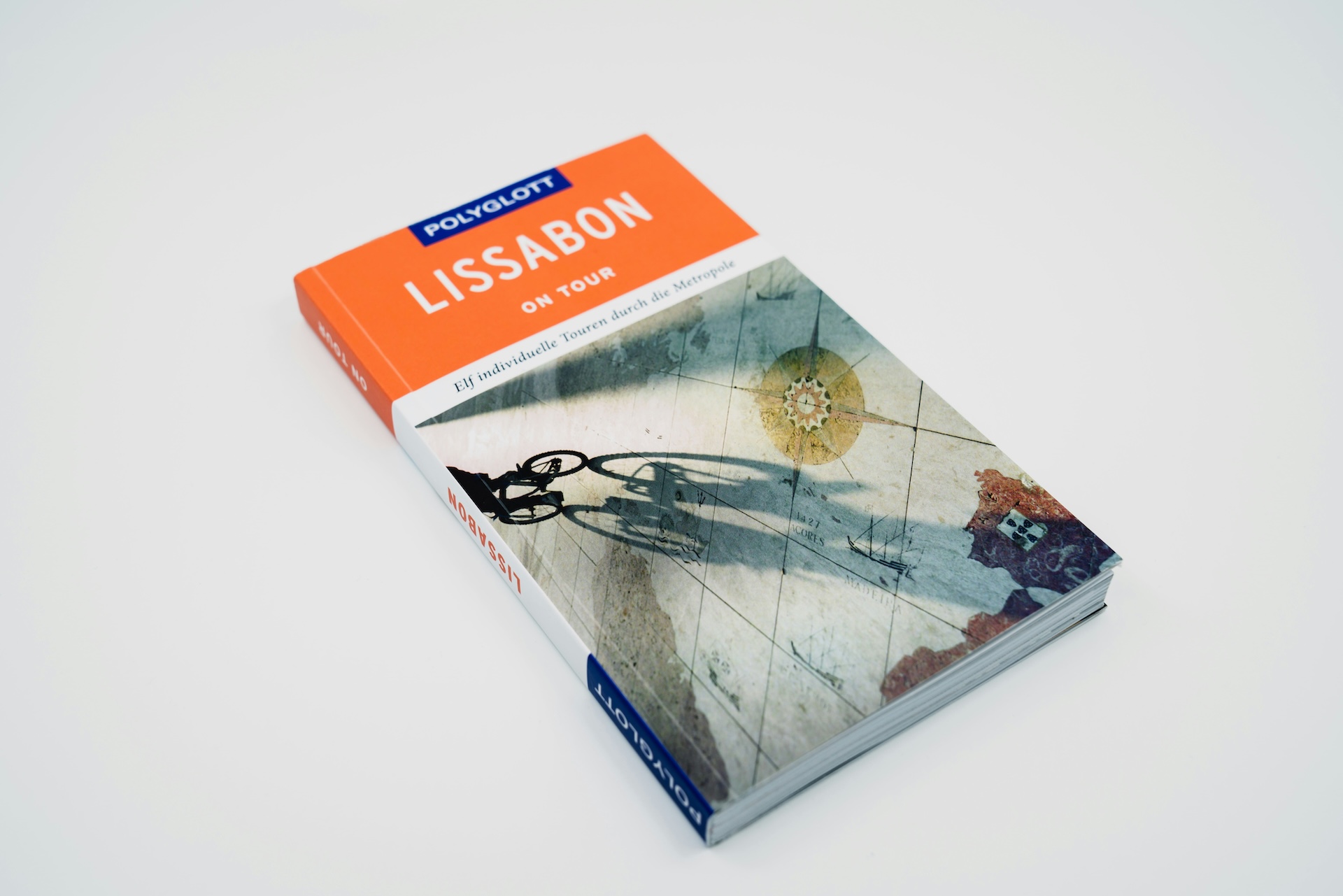 guide de voyage au format papier sur la thématique de Lisbonne au Portugal